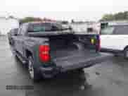 2015 GMC Sierra 1500 SLT z VIN 3GTU2VEC2FG422688, wystawiony jako IAAI lot #43302406 z przebiegiem 108 793 mil mil oraz . Historia ofert i sprzedaży dostępna na DreamBid. Obrazek 3.