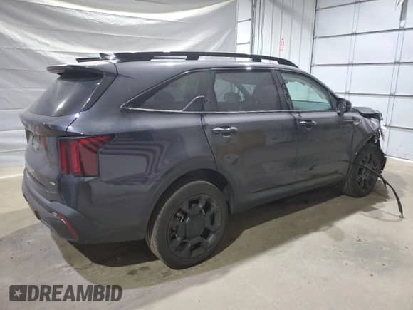 2025 Kia Sorento X-Line EX with VIN 5XYRHDJF9SG348905, listed as a Copart auction lot 62284325 with 8,986 mi miles and Salvage title. Bid and sale history available at DreamBid. Image 3.