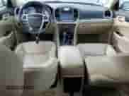 2011 Chrysler 300 Limited с VIN 2C3CA5CG7BH537337, выставлен на аукционе Copart как лот 85932115 с пробегом 101 792 миль миль и Списание • Salvage title. История ставок и продаж доступна на DreamBid. Изображение 8.