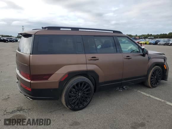 2024 Hyundai Santa Fe Calligraphy с VIN 5NMP5DGL1RH054489, выставлен на аукционе Copart как лот 81032475 с пробегом 8 863 миль миль и Списание • Salvage title. История ставок и продаж доступна на DreamBid. Изображение 3.