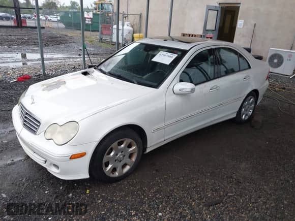 2006 Mercedes-Benz C 280 Luxury с VIN WDBRF92H56F781342, выставлен на аукционе IAAI как лот 43307500 с пробегом 191 563 миль миль и . История ставок и продаж доступна на DreamBid. Изображение 2.