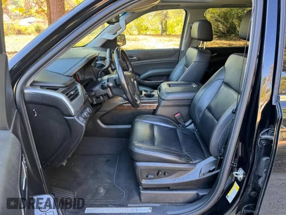 2019 Chevrolet Suburban LT с VIN 1GNSKHKCXKR274823, выставлен на аукционе Copart как лот 85012045 с пробегом 130 408 миль миль и Чистый • Clean title. История ставок и продаж доступна на DreamBid. Изображение 13.