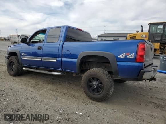 2003 Chevrolet Silverado 2500HD LT z VIN 1GCHK29183E344834, wystawiony jako Copart lot #67523835 z przebiegiem 187 456 mil mil oraz Szkoda całkowita • Salvage title. Historia ofert i sprzedaży dostępna na DreamBid. Obrazek 2.