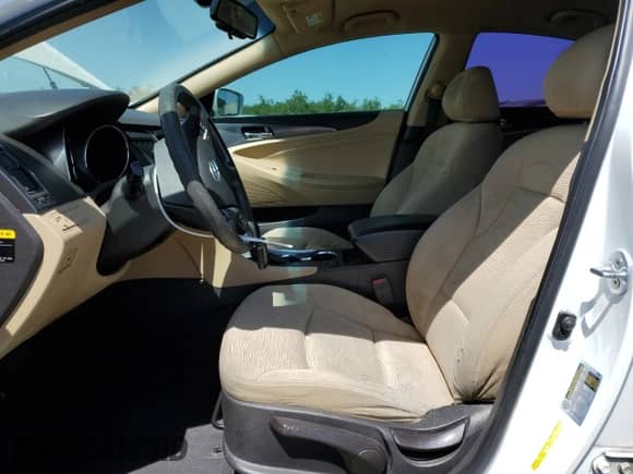 2014 Hyundai Sonata Limited with VIN KMHEC4A45EA114529, listed as a Copart auction lot 63148975 with 204,115 mi miles and Clean title. Bid and sale history available at DreamBid. Image 7.