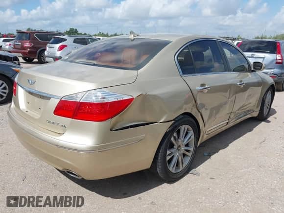 2011 Hyundai Genesis with VIN KMHGC4DF5BU146154, listed as a IAAI auction lot 42668701 with 59,438 mi miles and . Bid and sale history available at DreamBid. Image 4.