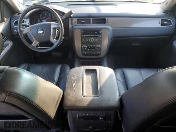 2009 Chevrolet Tahoe 2LT z VIN 1GNFK230X9R295149, wystawiony jako Copart lot #69832915 z przebiegiem 141 619 mil mil oraz Szkoda całkowita • Salvage title. Historia ofert i sprzedaży dostępna na DreamBid. Obrazek 8.