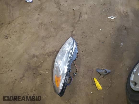 2016 Chevrolet Impala LS z VIN 2G1WA5E30G1100453, wystawiony jako Copart lot #69470355 z przebiegiem 99 659 mil mil oraz Czysty tytuł • Clean title. Historia ofert i sprzedaży dostępna na DreamBid. Obrazek 12.