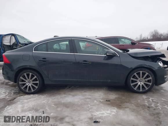 2015 Volvo S60 T5 Premier с VIN YV1612TK3F1359338, выставлен на аукционе IAAI как лот 41645209 с пробегом 106 822 миль миль и . История ставок и продаж доступна на DreamBid. Изображение 13.