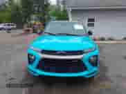 2022 Chevrolet TrailBlazer RS z VIN KL79MUSL2NB047324, wystawiony jako IAAI lot #42162915 z przebiegiem 59 318 mil mil oraz . Historia ofert i sprzedaży dostępna na DreamBid. Obrazek 12.