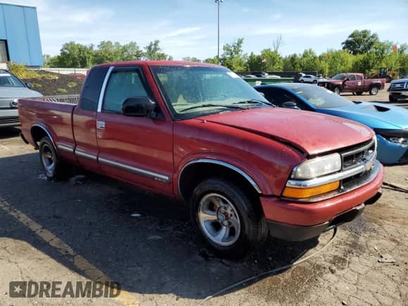 2001 Chevrolet S-10 LS z VIN 1GCCS19W018103247, wystawiony jako Copart lot #65711065 z przebiegiem 126 088 mil mil oraz Czysty tytuł • Clean title. Historia ofert i sprzedaży dostępna na DreamBid. Obrazek 4.