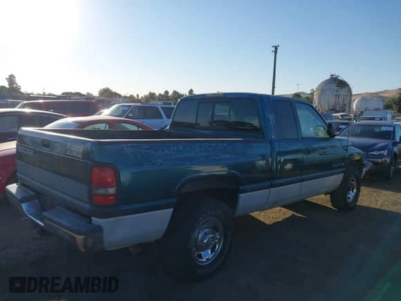 1999 Dodge 2500 with VIN 3B7KC23Z5XG118959, listed as a IAAI auction lot 40484594 with 176,946 mi miles and . Bid and sale history available at DreamBid. Image 4.