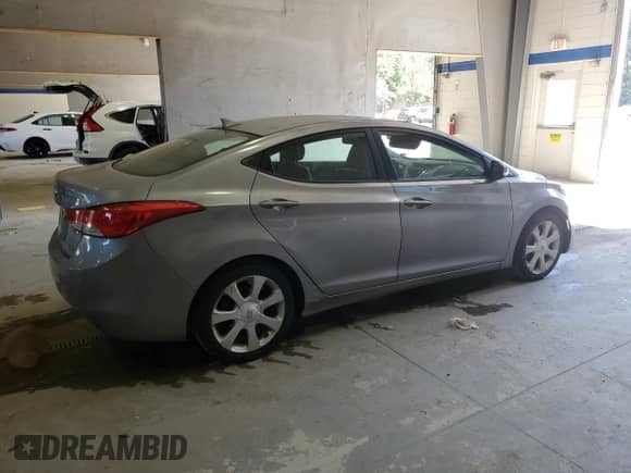 2011 Hyundai Elantra GLS z VIN KMHDH4AEXBU129429, wystawiony jako Copart lot #84626125 z przebiegiem 112 844 mil mil oraz Czysty tytuł • Clean title. Historia ofert i sprzedaży dostępna na DreamBid. Obrazek 3.