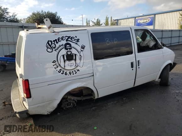 2004 Chevrolet Astro Cargo с VIN 1GCDM19X54B130510, выставлен на аукционе Copart как лот 84888614 с пробегом Не указан миль и Списание • Salvage title. История ставок и продаж доступна на DreamBid. Изображение 3.