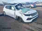 2024 Jeep Compass Latitude Lux с VIN 3C4NJDFN3RT143876, выставлен на аукционе IAAI как лот 41315773 с пробегом Не указан миль и . История ставок и продаж доступна на DreamBid. Изображение 1.
