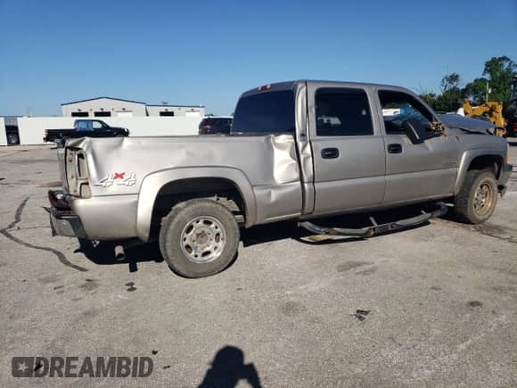 2002 Chevrolet Silverado 1500HD LS с VIN 1GCGK13U52F190696, выставлен на аукционе Copart как лот 63625965 с пробегом 287 469 миль миль и Списание • Salvage title. История ставок и продаж доступна на DreamBid. Изображение 3.