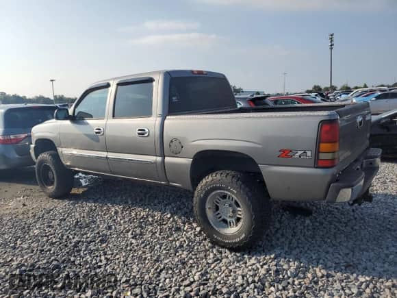 2006 GMC Sierra 1500 SLE1 с VIN 2GTEK13T961121022, выставлен на аукционе Copart как лот 69016315 с пробегом 226 847 миль миль и Списание • Salvage title. История ставок и продаж доступна на DreamBid. Изображение 2.