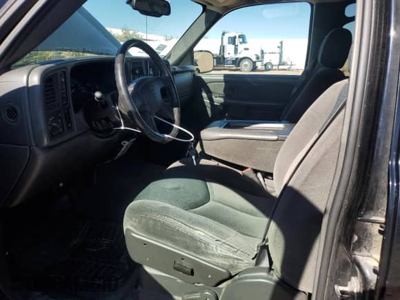 2004 Chevrolet Avalanche Z71 z VIN 3GNEK12T24G336335, wystawiony jako Copart lot #82316555 z przebiegiem 215 542 mil mil oraz Czysty tytuł • Clean title. Historia ofert i sprzedaży dostępna na DreamBid. Obrazek 7.