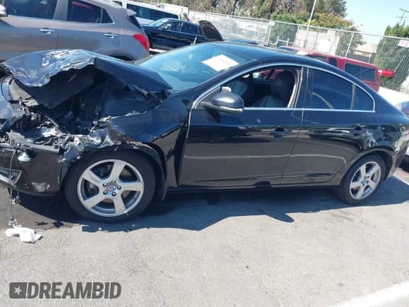 2012 Volvo S60 T5 с VIN YV1622FSXC2093928, выставлен на аукционе IAAI как лот 42684244 с пробегом 121 791 миль миль и . История ставок и продаж доступна на DreamBid. Изображение 14.