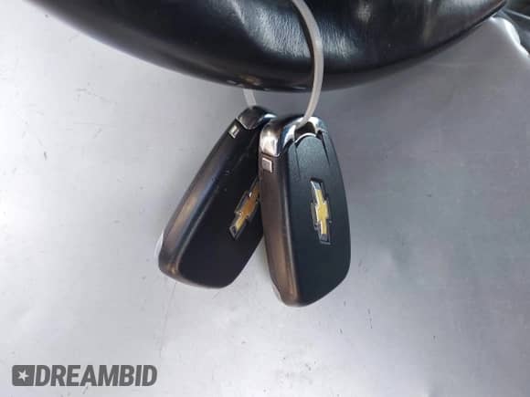 2018 Chevrolet Camaro 1LS z VIN 1G1FA1RX1J0183352, wystawiony jako IAAI lot #42500318 z przebiegiem 105 151 mil mil oraz . Historia ofert i sprzedaży dostępna na DreamBid. Obrazek 11.