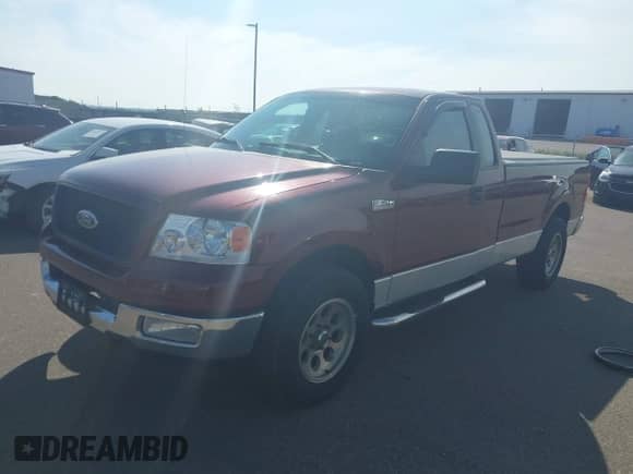 2005 Ford F-150 XL z VIN 1FTRF12W65NA90830, wystawiony jako IAAI lot #43229262 z przebiegiem 350 015 mil mil oraz . Historia ofert i sprzedaży dostępna na DreamBid. Obrazek 2.