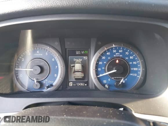 2018 Toyota Sienna XLE Auto Access Seat with VIN 5TDYZ3DC5JS903421, listed as a IAAI auction lot 43201733 with 124,362 mi miles and . Bid and sale history available at DreamBid. Image 7.