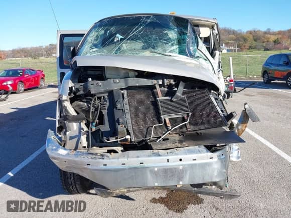 2006 Chevrolet Express Passenger с VIN 1GAHG35U661107013, выставлен на аукционе IAAI как лот 40902703 с пробегом Не указан миль и . История ставок и продаж доступна на DreamBid. Изображение 12.