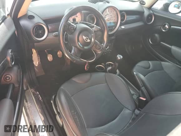 2011 MINI Hardtop S with VIN WMWSV3C51BTY23442, listed as a Copart auction lot 69919925 with Not provided miles and Salvage title. Bid and sale history available at DreamBid. Image 8.