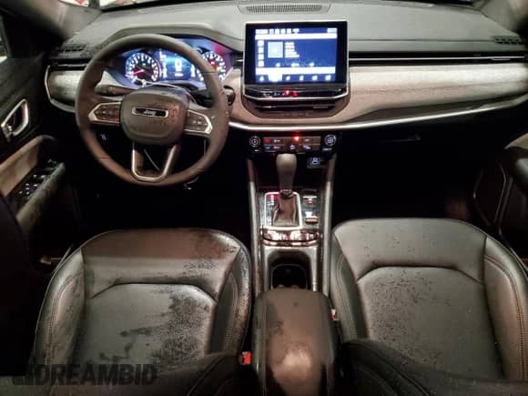 2024 Jeep Compass Latitude Lux с VIN 3C4NJDFN7RT152015, выставлен на аукционе Copart как лот 65359445 с пробегом 12 123 миль миль и Списание • Salvage title. История ставок и продаж доступна на DreamBid. Изображение 8.