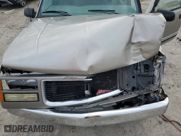 1998 GMC Sierra 1500 z VIN 1GTEC14W0WZ526005, wystawiony jako Copart lot #86539824 z przebiegiem 206 094 mil mil oraz Czysty tytuł • Clean title. Historia ofert i sprzedaży dostępna na DreamBid. Obrazek 12.