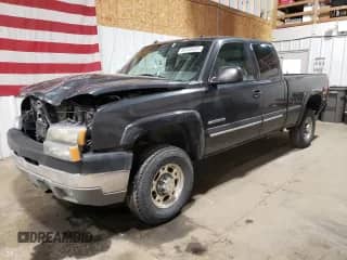 2003 Chevrolet Silverado 2500HD LT z VIN 1GCHK29G03E374026, wystawiony jako Copart lot #66545055 z przebiegiem 121 815 mil mil oraz Czysty tytuł • Clean title. Historia ofert i sprzedaży dostępna na DreamBid. Obrazek 1.