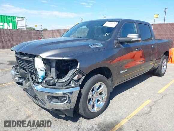 2022 Ram 1500 Big Horn z VIN 1C6RREMT4NN398555, wystawiony jako IAAI lot #43294246 z przebiegiem 21 094 mil mil oraz . Historia ofert i sprzedaży dostępna na DreamBid. Obrazek 2.