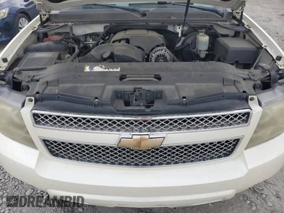 2010 Chevrolet Suburban LTZ z VIN 1GNUCKE05AR279818, wystawiony jako Copart lot #80470745 z przebiegiem 174 393 mil mil oraz Szkoda całkowita • Salvage title. Historia ofert i sprzedaży dostępna na DreamBid. Obrazek 12.