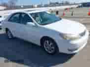 2005 Toyota Camry XLE с VIN 4T1BF30K65U605453, выставлен на аукционе IAAI как лот 43523679 с пробегом 239 866 миль миль и . История ставок и продаж доступна на DreamBid. Изображение 1.