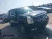 2009 Cadillac Escalade z VIN 1GYFC23299R226115, wystawiony jako IAAI lot #41563489 z przebiegiem 201 924 mil mil oraz . Historia ofert i sprzedaży dostępna na DreamBid. Obrazek 1.