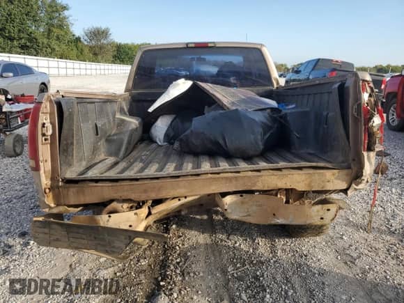 1997 Chevrolet Silverado 1500 with VIN 2GCEC19R2V1260366, listed as a Copart auction lot 85531335 with 294,145 mi miles and Clean title. Bid and sale history available at DreamBid. Image 6.