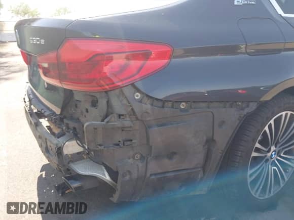 2018 BMW 5 Series 530e with VIN WBAJA9C5XJB249387, listed as a IAAI auction lot 42581237 with 122,539 mi miles and . Bid and sale history available at DreamBid. Image 18.