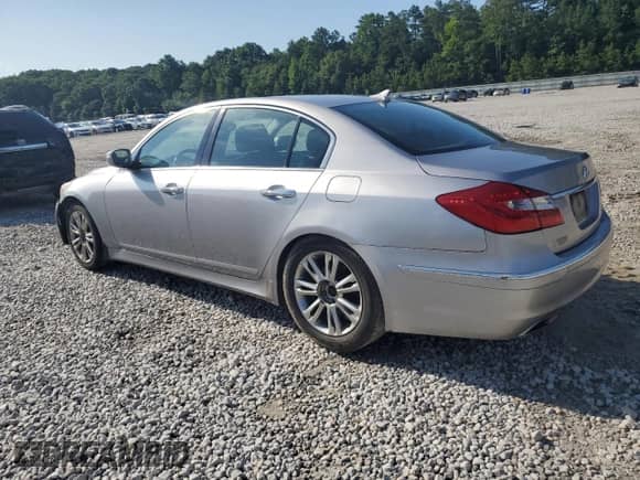 2013 Hyundai Genesis 3.8L with VIN KMHGC4DD9DU247926, listed as a Copart auction lot 61735335 with 218,121 mi miles and Salvage title. Bid and sale history available at DreamBid. Image 2.