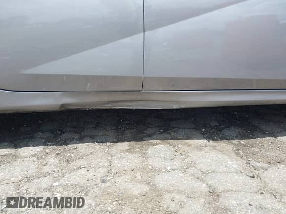 2024 Hyundai Elantra SEL z VIN KMHLM4DG1RU661330, wystawiony jako IAAI lot #42961158 z przebiegiem 35 414 mil mil oraz . Historia ofert i sprzedaży dostępna na DreamBid. Obrazek 18.