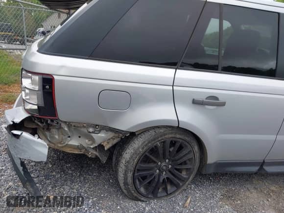 2009 Land Rover Range Rover Sport SC с VIN SALSH23429A193828, выставлен на аукционе IAAI как лот 42318417 с пробегом 61 648 миль миль и . История ставок и продаж доступна на DreamBid. Изображение 12.