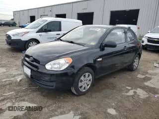 2010 Hyundai Accent Blue z VIN KMHCM3AC0AU185331, wystawiony jako Copart lot #80030244 z przebiegiem 30 789 mil mil oraz Czysty tytuł • Clean title. Historia ofert i sprzedaży dostępna na DreamBid. Obrazek 1.