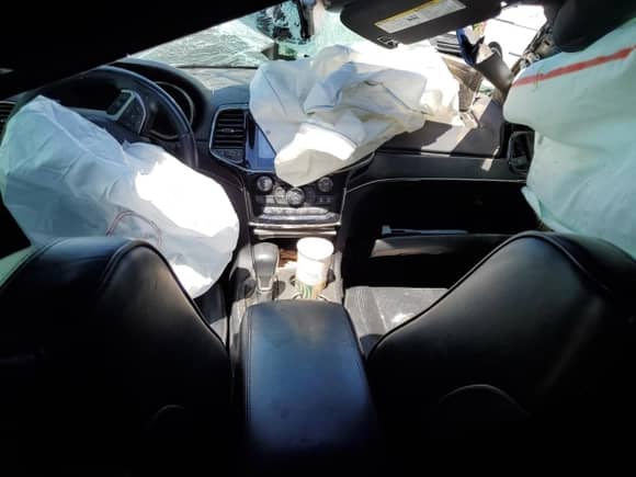 2019 Jeep Grand Cherokee Overland z VIN 1C4RJFCT5KC661358, wystawiony jako Copart lot #66953355 z przebiegiem 109 142 mil mil oraz Nie do naprawy • Non repairable. Historia ofert i sprzedaży dostępna na DreamBid. Obrazek 8.