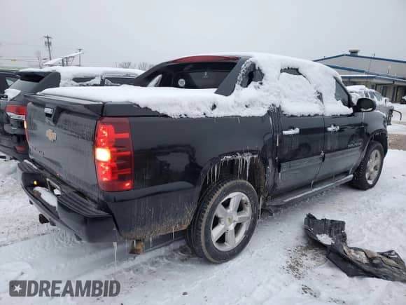 2013 Chevrolet Avalanche LT with VIN 3GNTKFE76DG293637, listed as a Copart auction lot 86176054 with 122,504 mi miles and Clean title. Bid and sale history available at DreamBid. Image 3.