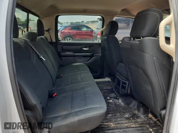 2019 Ram 1500 Tradesman z VIN 1C6SRFGT7KN561519, wystawiony jako Copart lot #63251485 z przebiegiem 151 640 mil mil oraz Szkoda całkowita • Salvage title. Historia ofert i sprzedaży dostępna na DreamBid. Obrazek 10.