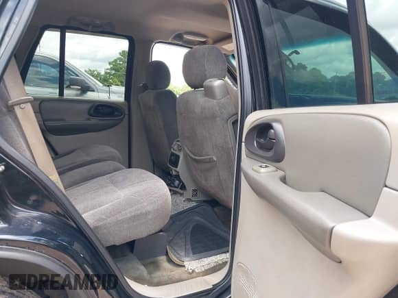 2004 Chevrolet TrailBlazer LT с VIN 1GNDS13S942376339, выставлен на аукционе IAAI как лот 42499141 с пробегом 261 357 миль миль и . История ставок и продаж доступна на DreamBid. Изображение 8.