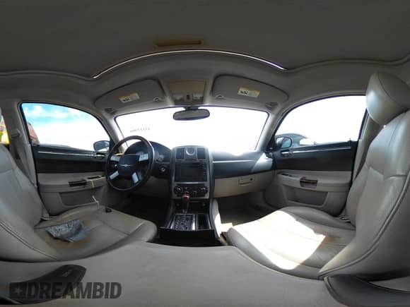 2005 Chrysler 300 Touring с VIN 2C3AA53GX5H512654, выставлен на аукционе IAAI как лот 43112900 с пробегом 227 996 миль миль и . История ставок и продаж доступна на DreamBid. Изображение 18.