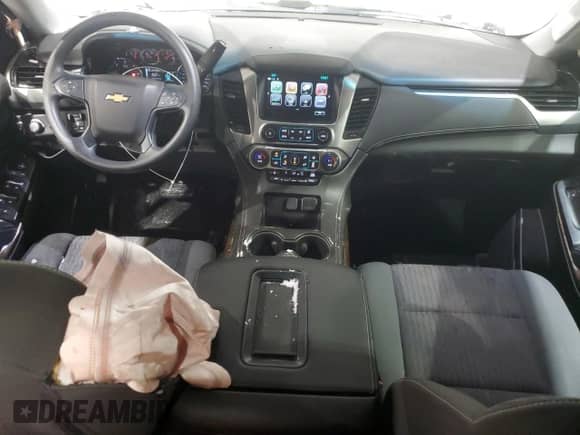 2019 Chevrolet Tahoe with VIN 1GNSKEKC1KR281805, listed as a Copart auction lot 45833685 with 193,177 mi miles and Salvage title. Bid and sale history available at DreamBid. Image 8.