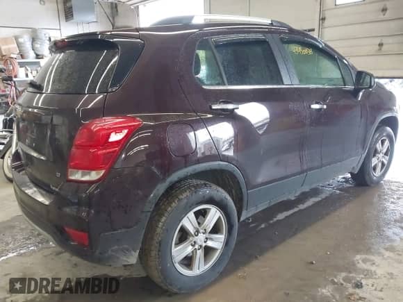 2020 Chevrolet Trax LT z VIN KL7CJPSB7LB349776, wystawiony jako IAAI lot #43450038 z przebiegiem 169 194 mil mil oraz . Historia ofert i sprzedaży dostępna na DreamBid. Obrazek 4.