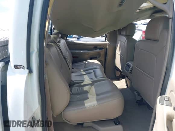 2005 Chevrolet Silverado 1500 LS z VIN 2GCEC13T751366249, wystawiony jako IAAI lot #41986002 z przebiegiem 194 795 mil mil oraz . Historia ofert i sprzedaży dostępna na DreamBid. Obrazek 8.