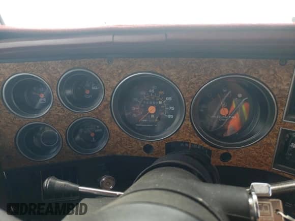 1989 Chevrolet Suburban с VIN 1GNER16K9KF194688, выставлен на аукционе Copart как лот 71224134 с пробегом 52 002 миль миль и Списание • Salvage title. История ставок и продаж доступна на DreamBid. Изображение 9.