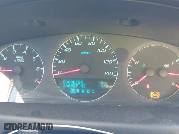 2014 Chevrolet Impala LT z VIN 2G1WB5E30E1103329, wystawiony jako IAAI lot #43463588 z przebiegiem 146 927 mil mil oraz . Historia ofert i sprzedaży dostępna na DreamBid. Obrazek 7.